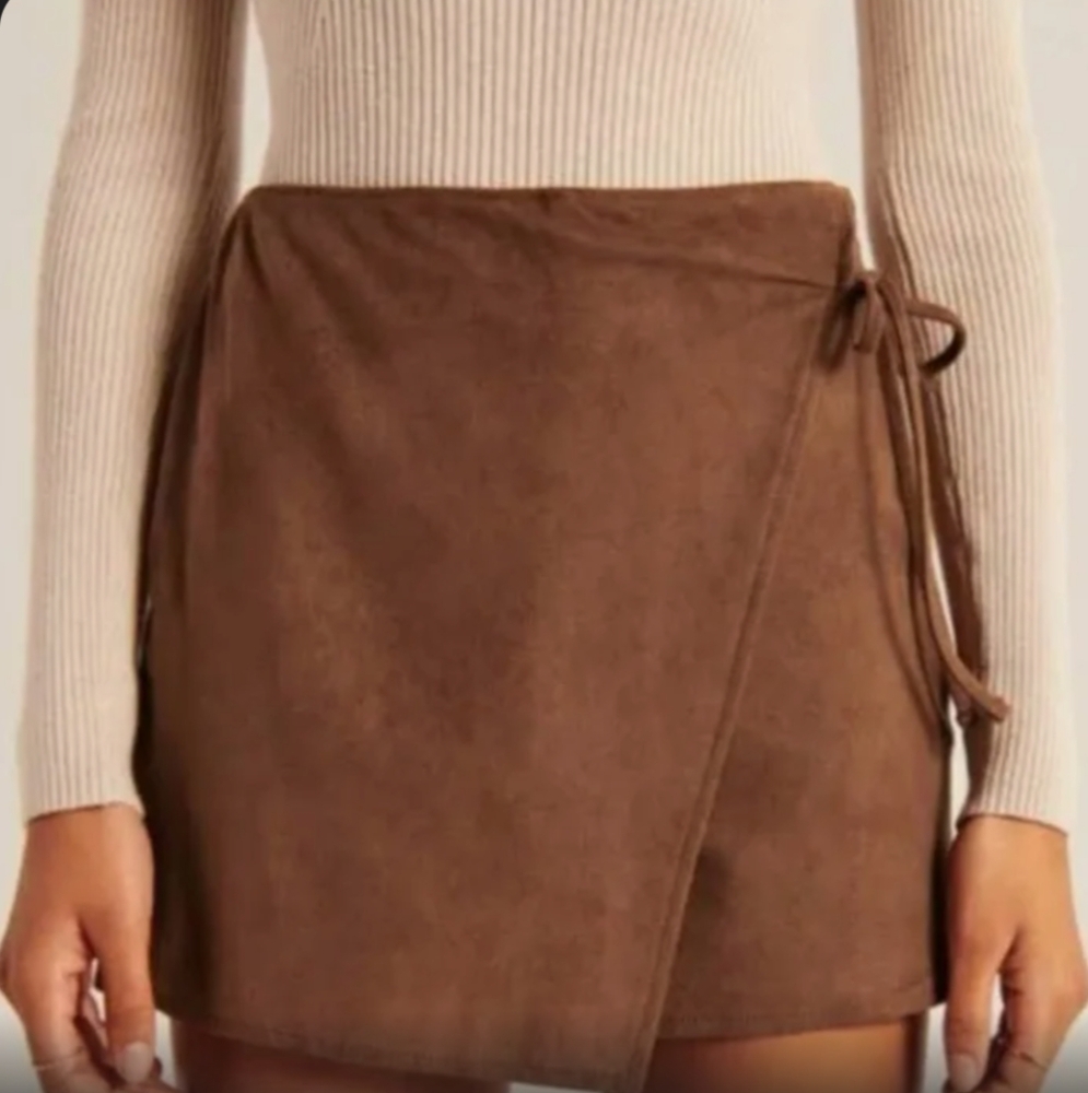 Abercrombie Vegan Suede Crossover Skort XL